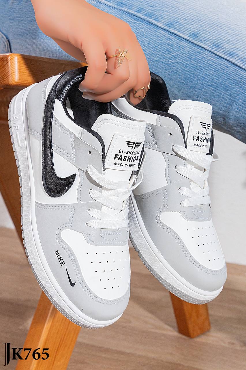 /public/uploads/photos/shares/Suzy shoes/IMG_4214.jpeg